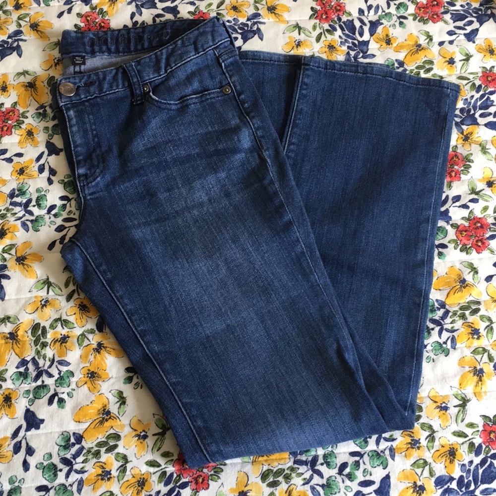 GAP Premium Curvy Straight Leg Jeans - size 6/28R